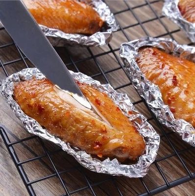 Rolo de papel de alumínio resistente ao calor e descartável para cozinhar e embalar chocolate