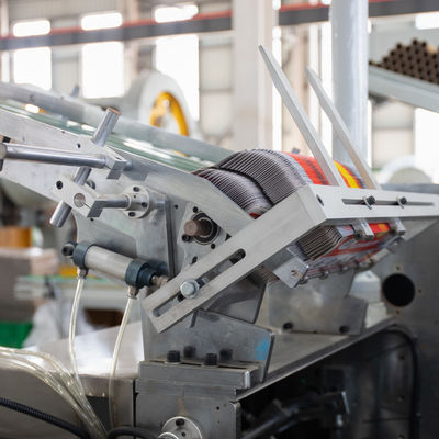 Máquina de embalagem de rolos de filme e folhas de alumínio para embalagens de caixas de 3200*1350*1600mm