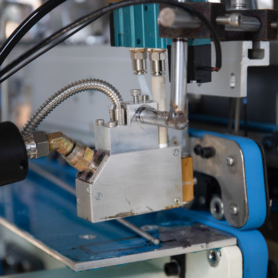 Máquina de colagem automática de pasta de caixa para folha de alumínio