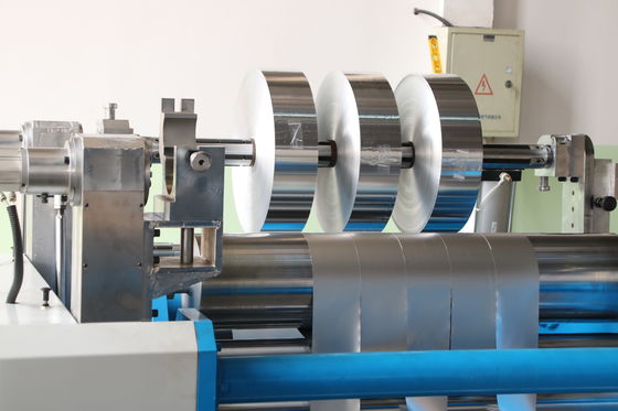 Máquina de reviravolta de rolos de alumínio de 1650 mm para embalagens de caixas Pressão de ar 0,6Mpa